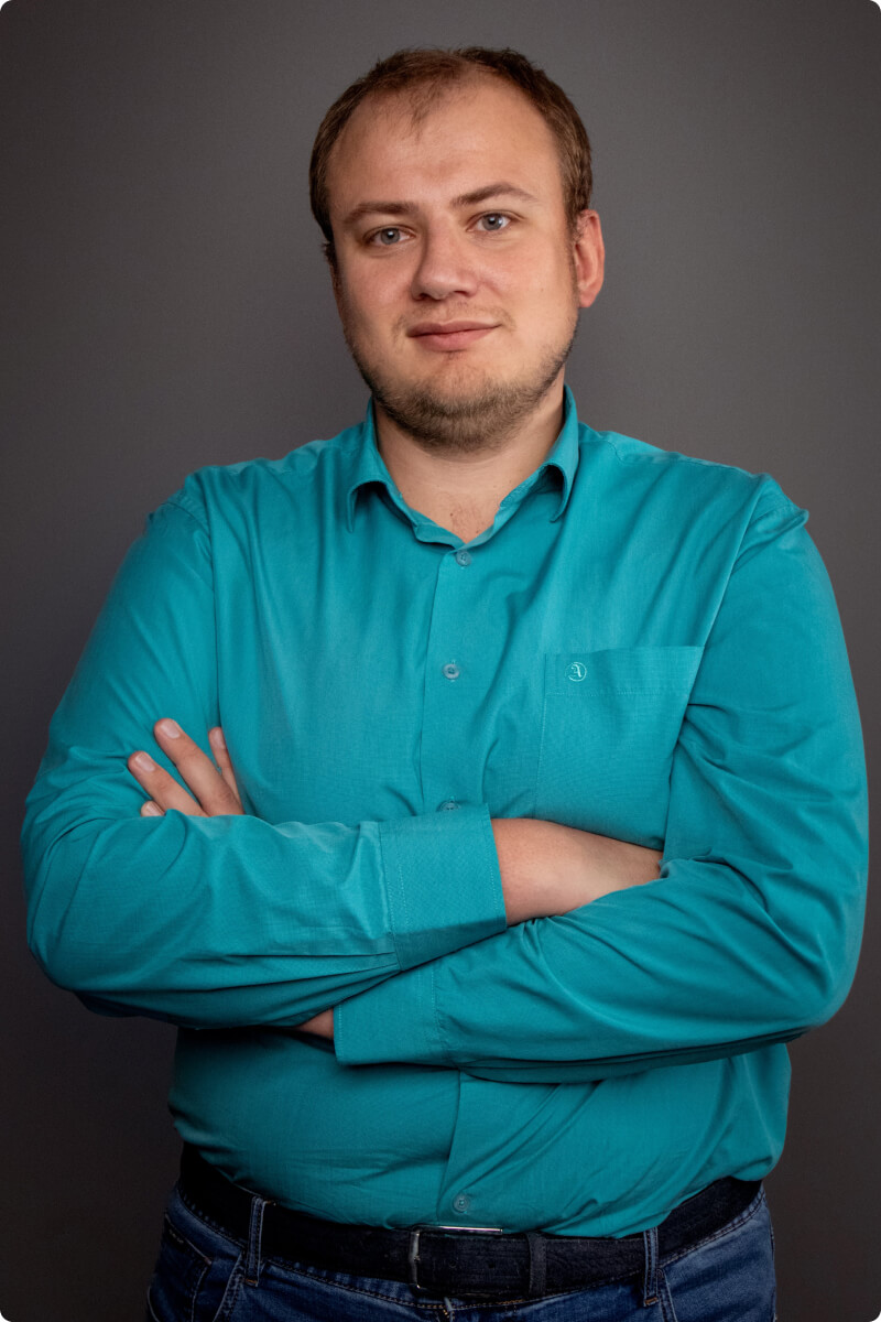 Преподаватель Александр Травин