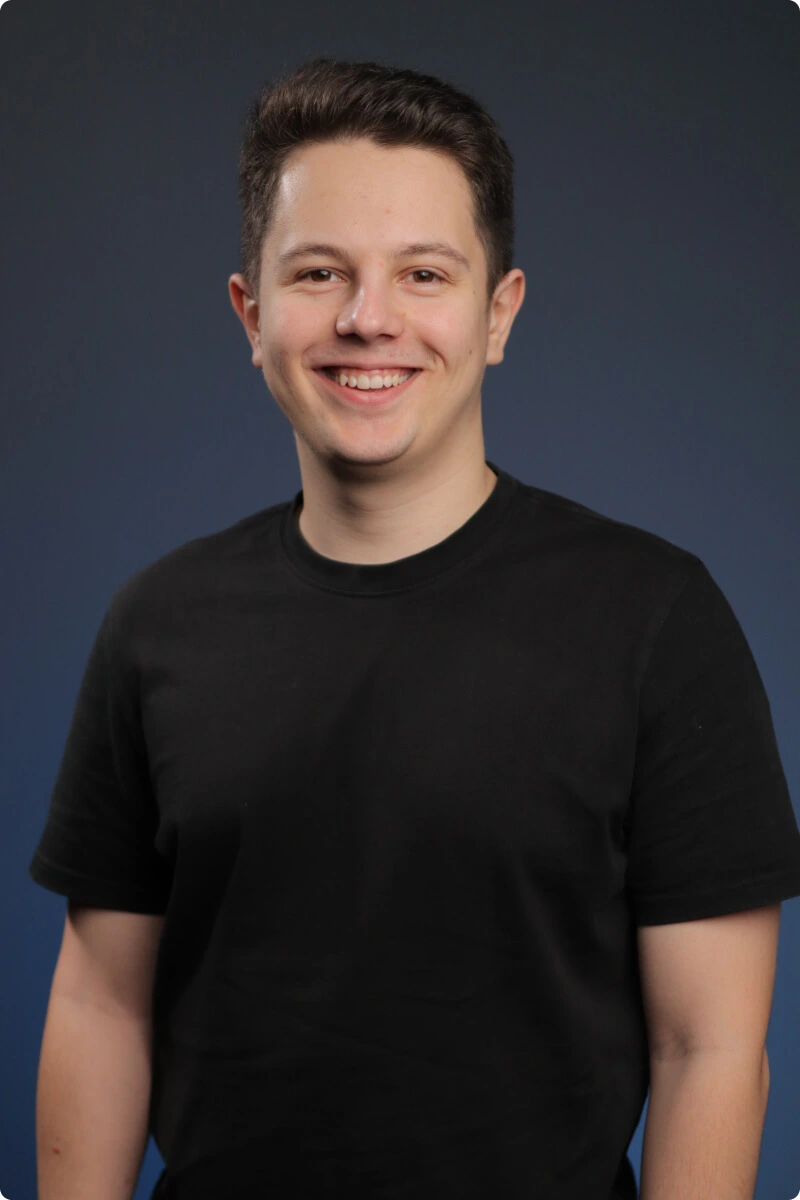 Преподаватель Никита Долгих