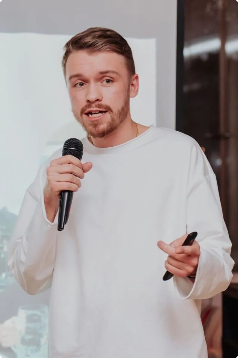 Преподаватель Илья Кузнеченков