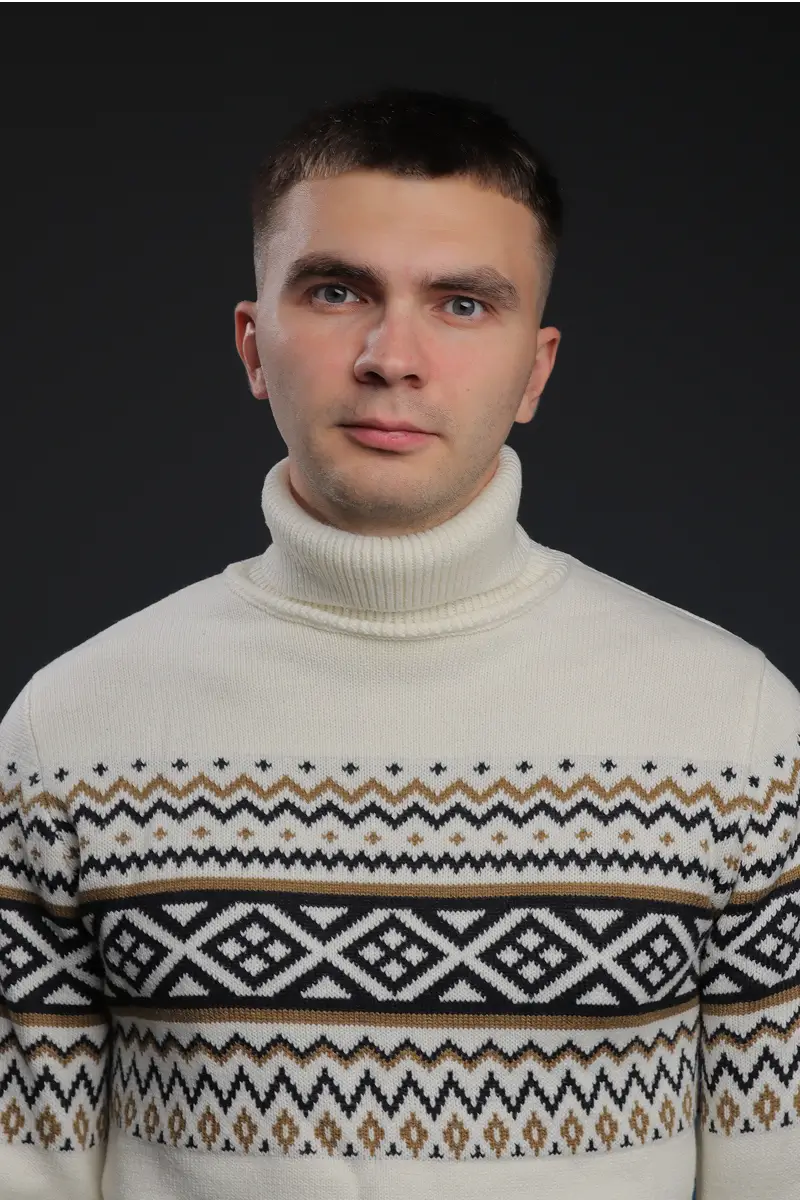 Преподаватель Артём Овечкин