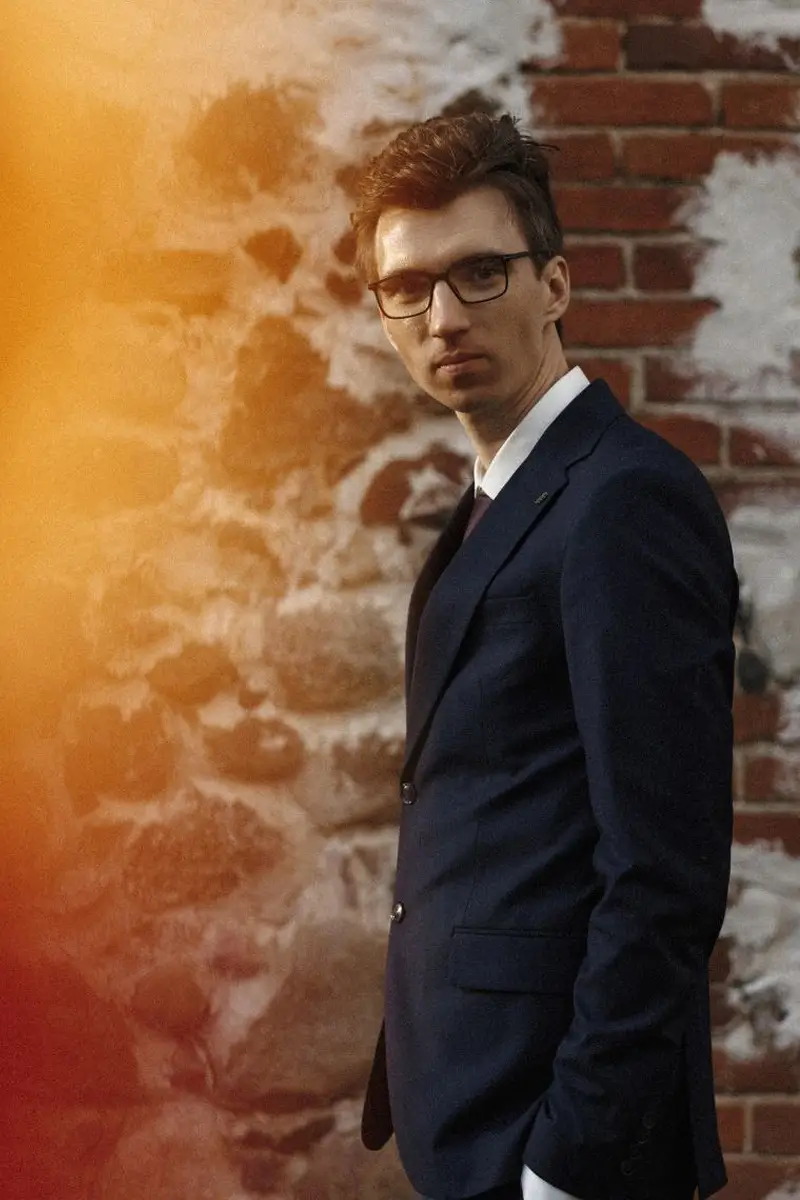 Преподаватель Артём Косенко