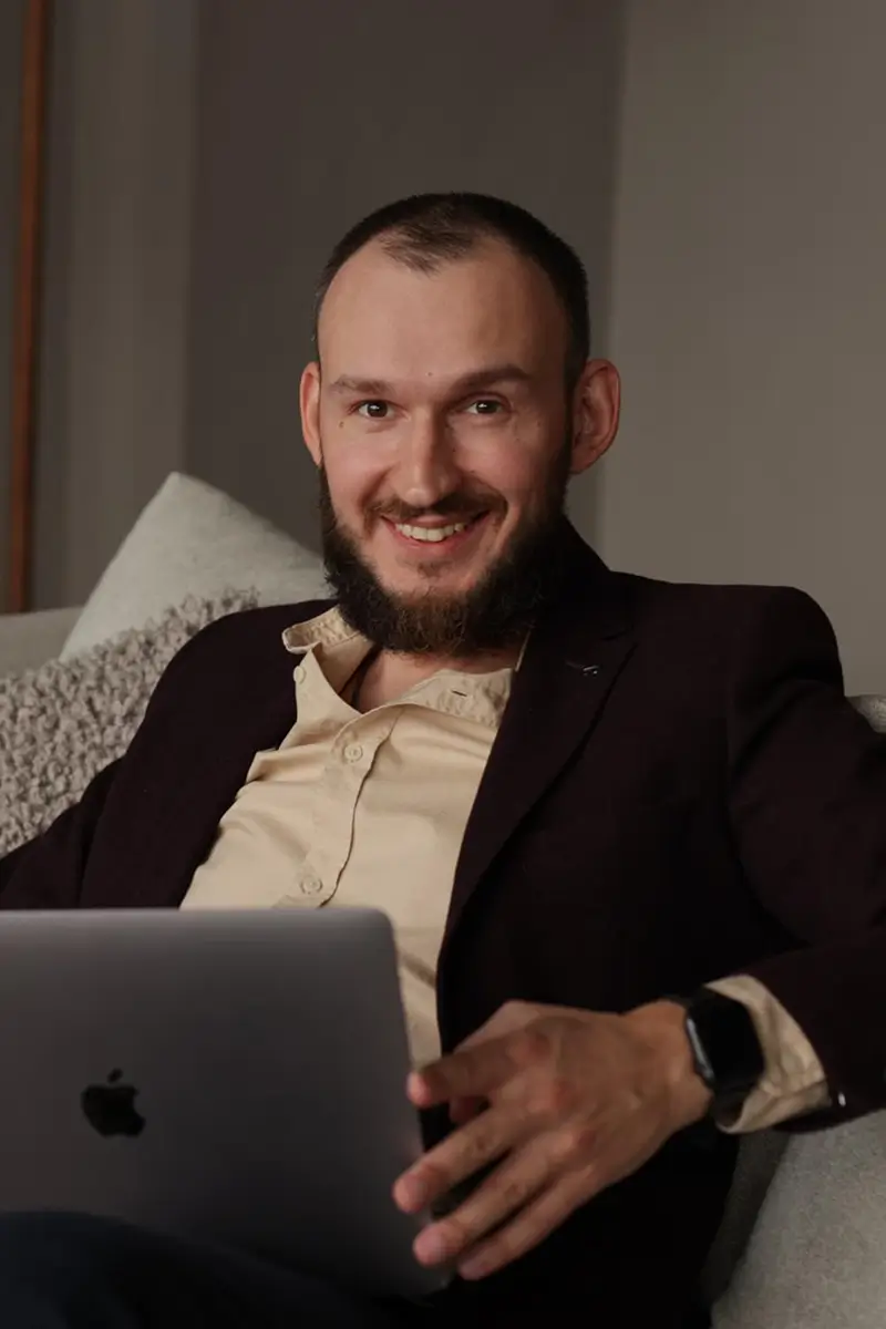 Преподаватель Илья Паранин