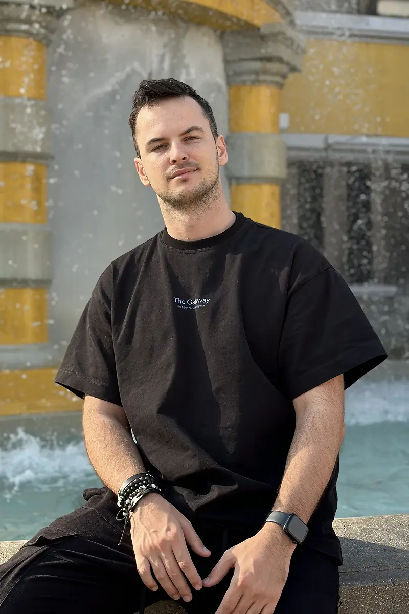 Преподаватель Александр Миленькин