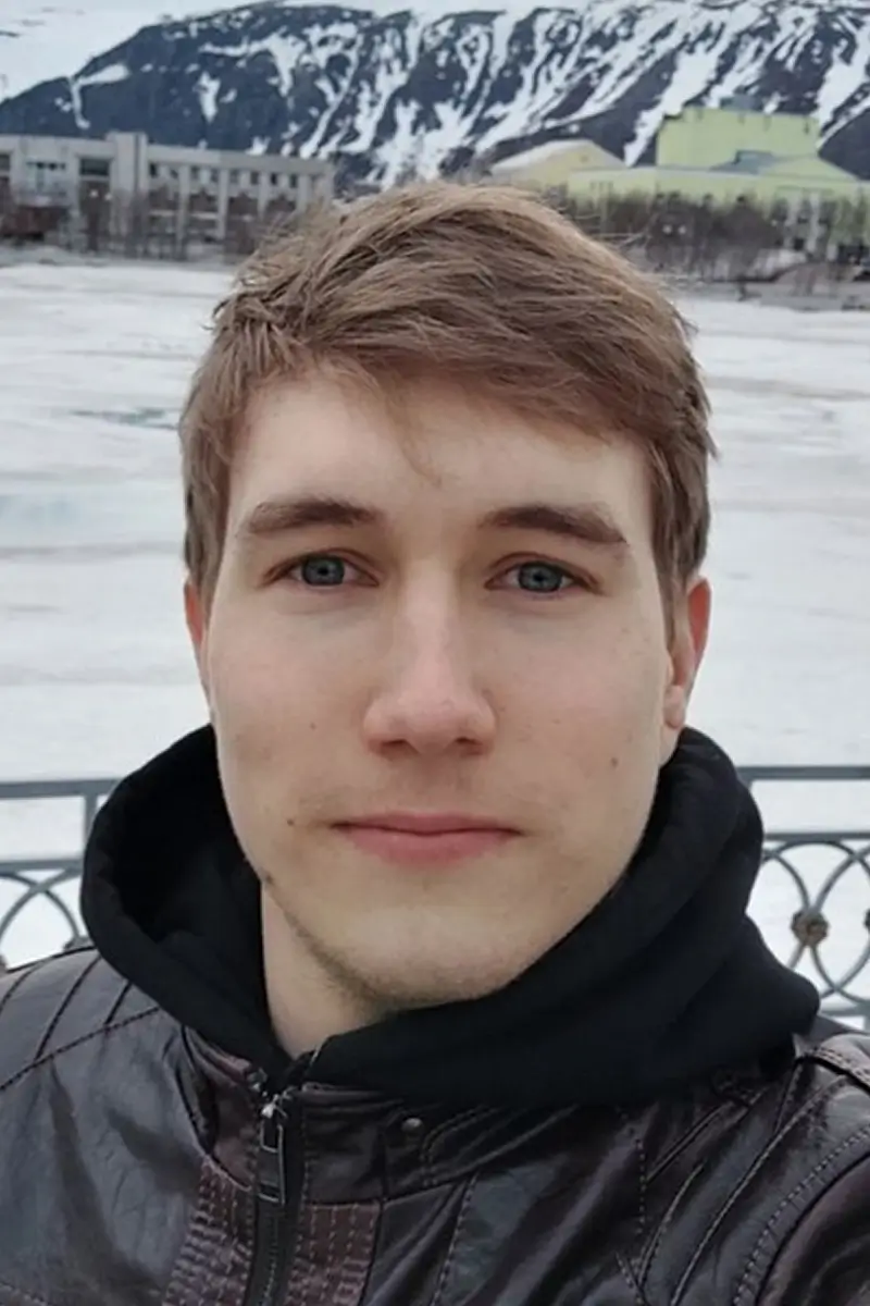 Преподаватель Михаил Степанов